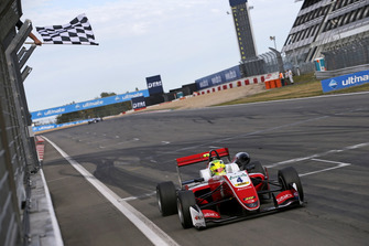 Мік Шумахер, PREMA Theodore Racing Dallara F317 - Mercedes-Benz