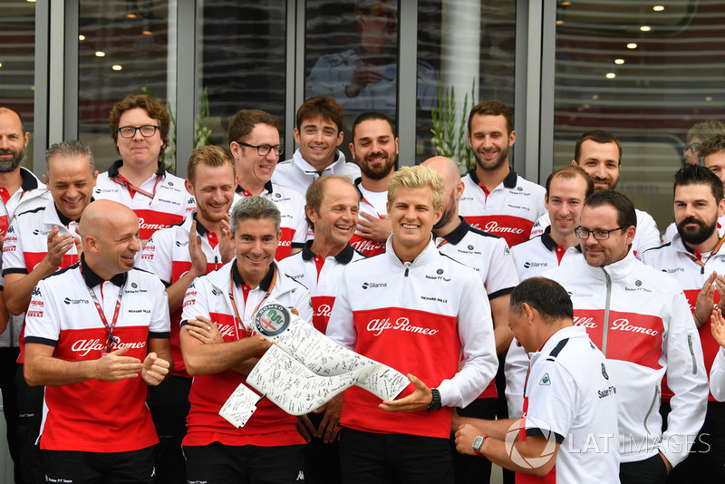 Sauber birthday celebrations for Marcus Ericsson, Sauber