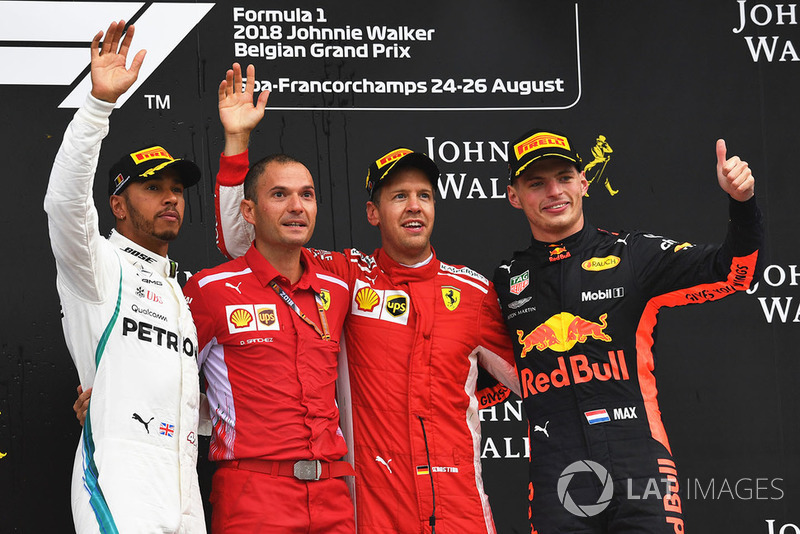 Podyum: 2. Lewis Hamilton, Mercedes AMG F1, David Sanchez, Ferrari Aerodinami Şefi, Yarış galibi Sebastian Vettel, Ferrari ve 3. Max Verstappen, Red Bull Racing
