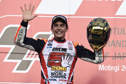 Подіум: Переможець гонки Марк Маркес, Repsol Honda Team