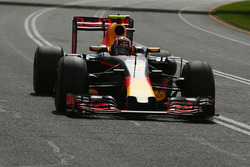Daniil Kvyat, Red Bull Racing, RB12