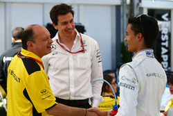 Frederic Vasseur, Renault Sport F1 Team Racing Director, Toto Wolff, Mercedes AMG F1 Shareholder and