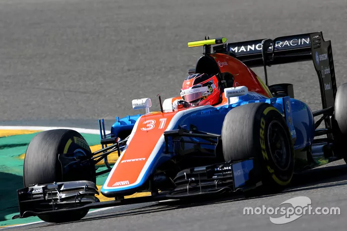Esteban Ocon começou com o pé esquerdo na Manor. Com a 16ª posição, Pascal Wehrlein abre 1 a 0.