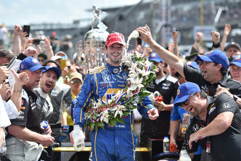 Ganador de la carrera Alexander Rossi, Herta - Andretti Autosport Honda