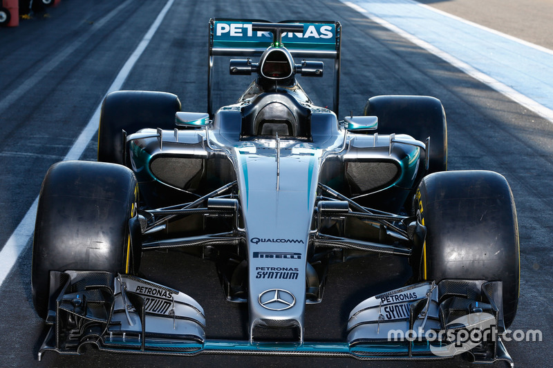Mercedes AMG F1 W07 Hybrid with 2017 Pirelli tyres