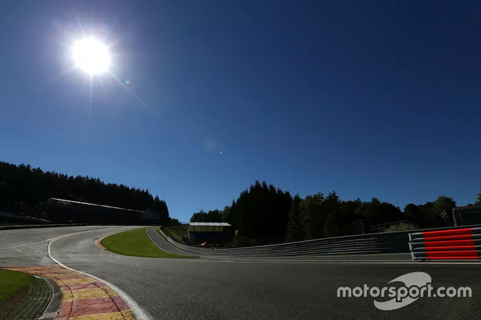 Eau Rouge, Track atmosphere