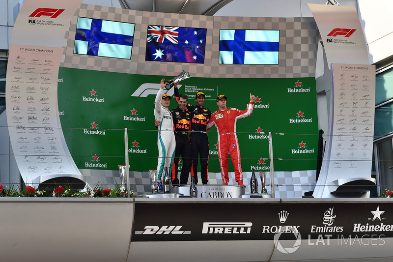 Race winner Daniel Ricciardo, Red Bull Racing, second place Valtteri Bottas, Mercedes-AMG F1, third 