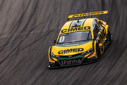 Carro de Cacá Bueno e Felipe Massa