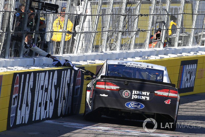 Ganador, Kevin Harvick, Stewart-Haas Racing, Ford