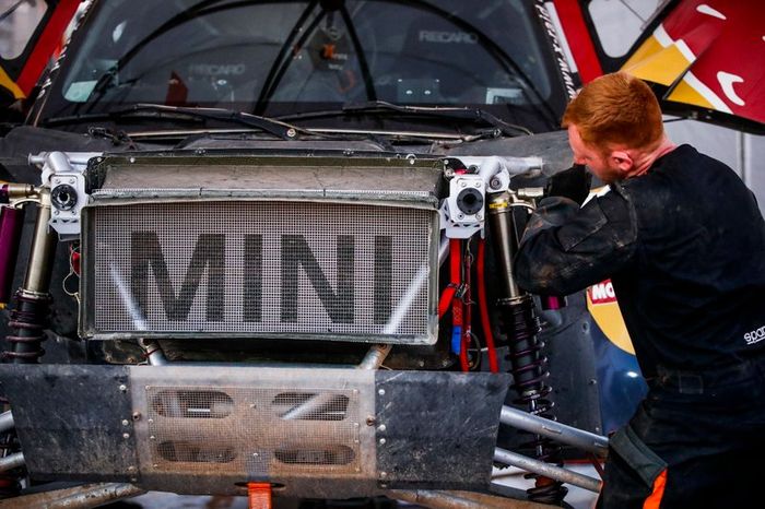 #305 JCW X-Raid Team: Carlos Sainz, Lucas Cruz