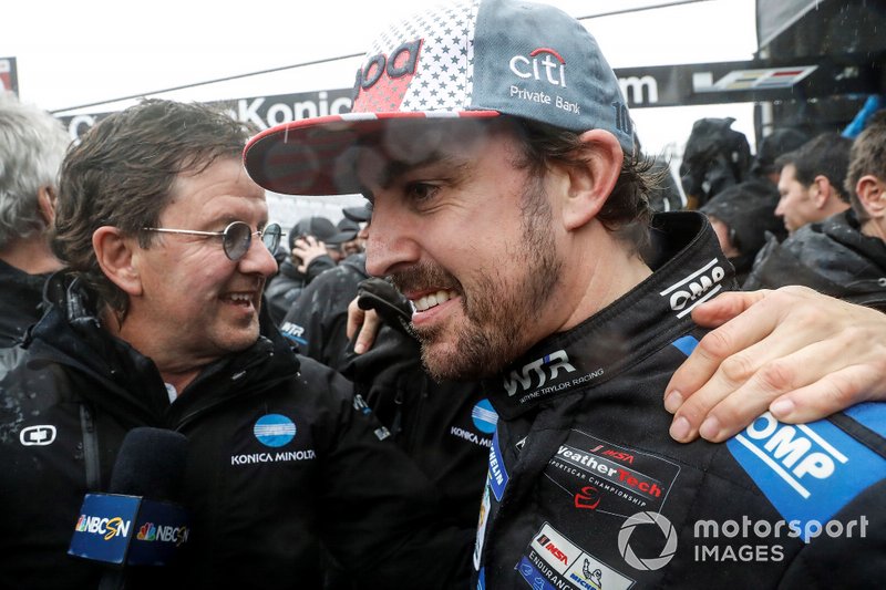 #10 Wayne Taylor Racing Cadillac DPi: Renger Van Der Zande, Jordan Taylor, Fernando Alonso, Kamui Kobayashi, victory celebration