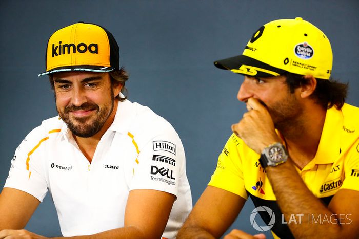 Fernando Alonso, McLaren, y Carlos Sainz Jr., Renault Sport F1 Team
