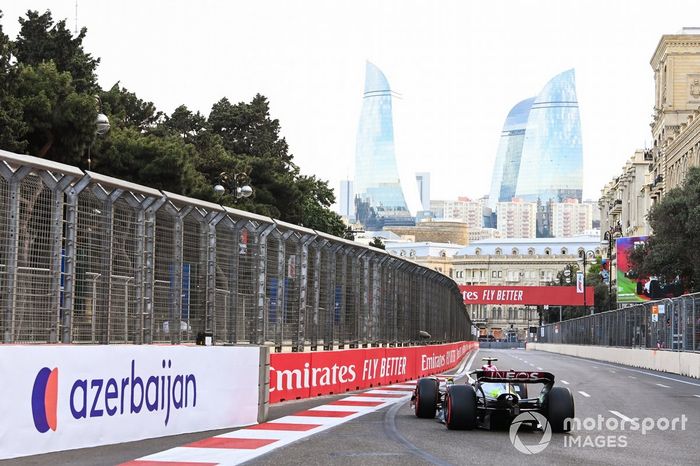 Lewis Hamilton, Mercedes W13