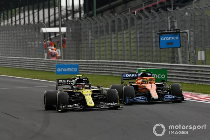 Esteban Ocon, Renault F1 Team R.S.20, Lando Norris, McLaren MCL35