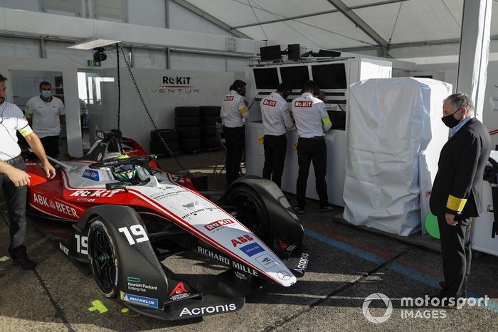 Felipe Massa, Venturi, EQ Silver Arrow 01, y Jean Todt, FIA President looks in