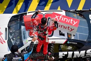 Race Winner Cole Custer, Stewart-Haas Racing, Ford Mustang FIMS Manufacturing