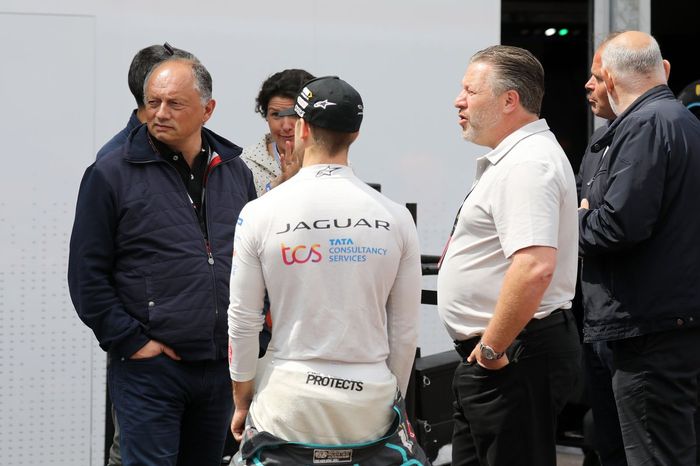 Frédéric Vasseur, jefe de Alfa Romeo Racing, Sam Bird, Jaguar Racing, Jaguar I-Type, Zak Brown, CEO de McLaren F1