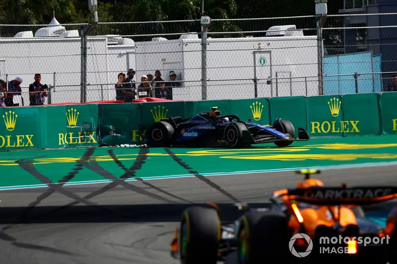 Logan Sargeant, Williams FW46 sort de la course
