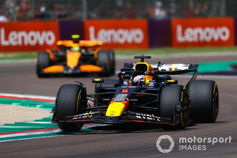 Max Verstappen, Red Bull Racing RB20, Lando Norris, McLaren MCL38