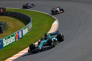 Lance Stroll, Aston Martin AMR24, Nico Hulkenberg, Haas VF-24, Yuki Tsunoda, RB F1 Team VCARB 01