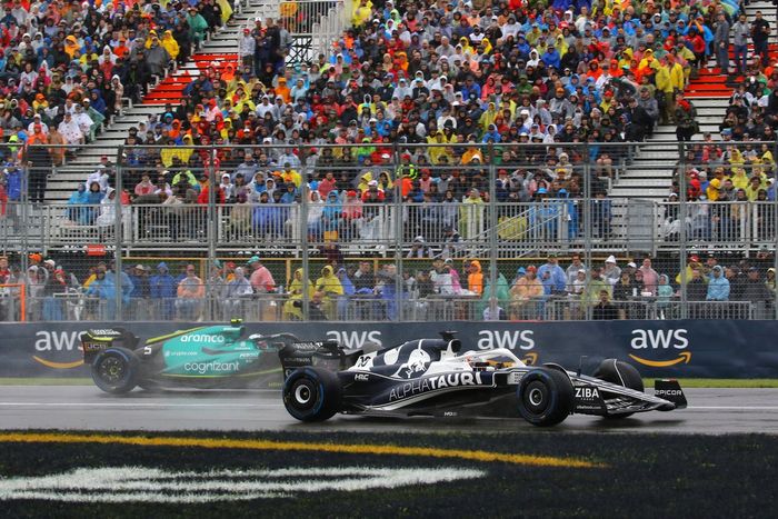 Pierre Gasly, AlphaTauri AT03, Sebastian Vettel, Aston Martin AMR22