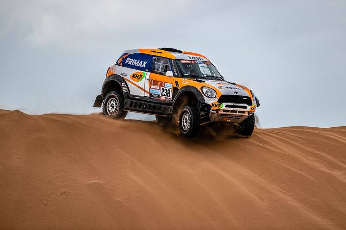 #238 X-Raid Mini John Cooper Works Rally Mini: Laia Sanz, Maurizio Gerini