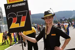 Une Grid Girl