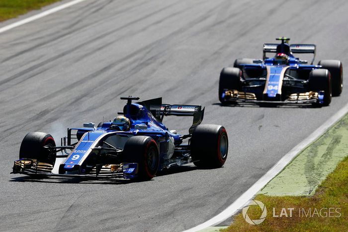  Marcus Ericsson, Sauber C36, Pascal Wehrlein, Sauber C36 