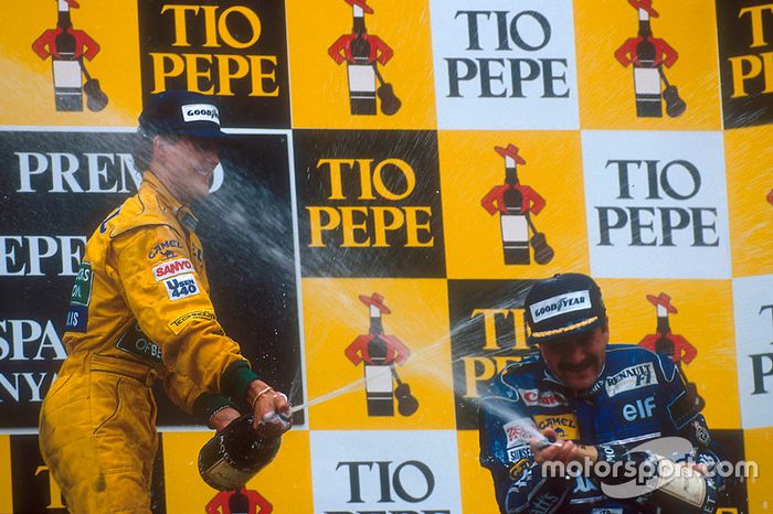 Podium: Race winner Nigel Mansell, Williams Renault and second place Michael Schumacher, Benetton Fo