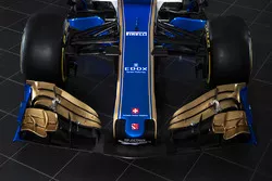 Sauber C36 front wing detail