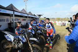 Marc Marquez con los participantes