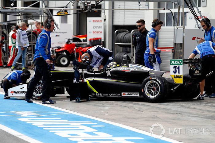 Lando Norris, Carlin Dallara F317 - Volkswagen
