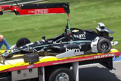 La voiture endommagée de Josef Newgarden, Team Penske Chevrolet