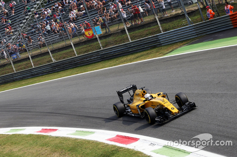 Kevin Magnussen, Renault Sport F1 Team RS16