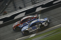 Dale Earnhardt Jr., Hendrick Motorsports, Chevrolet; Greg Biffle, Roush Fenway Racing, Ford