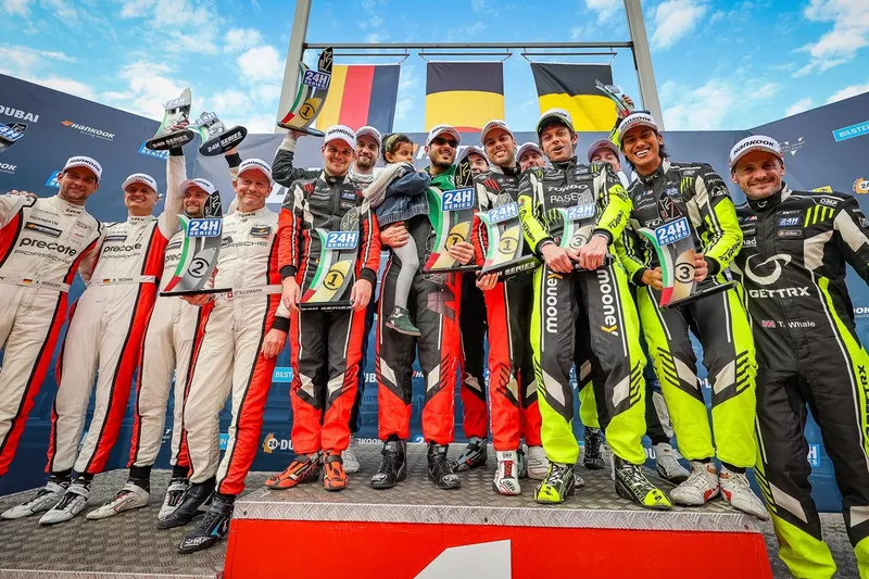 Podio: Vincitore della gara #7 Team WRT, BMW M4 GT3: Saud Fahad Al Saud, Jean-Baptiste Simmenauer, Diego Menchaca, Jens Klingmann, Dries Vanthoor, secondo posto #91 Herberth Motorsport Porsche 911 GT3 R (991 II): Ralf Bohn, Daniel Allemann, Robert Renauer, Alfred Renauer. terzo posto #46 Team WRT, BMW M4 GT3 Valentino Rossi, Sean Gelael, Max Hesse, Maxime Martin, Tim Whale