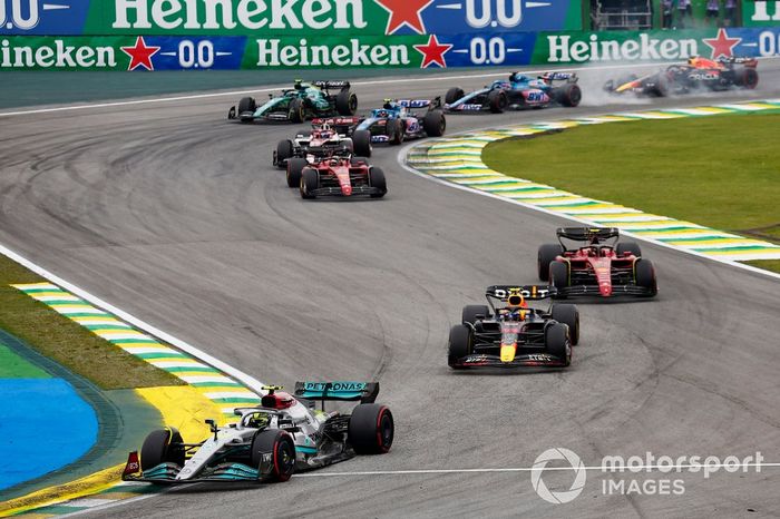 Lewis Hamilton, Mercedes W13, Sergio Pérez, Red Bull Racing RB18, Carlos Sainz, Ferrari F1-75, Charles Leclerc, Ferrari F1-75, Valtteri Bottas, Alfa Romeo C42