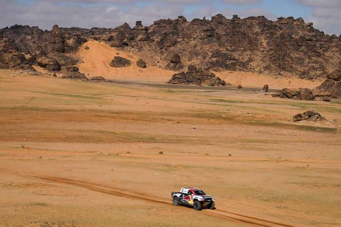 #200 Toyota Gazoo Racing Toyota: Nasser Al-Attiyah, Mathieu Baumel