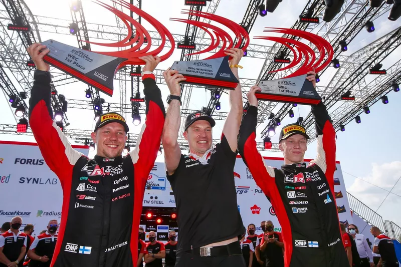 Podio: ganador Kalle Rovanperä, Jonne Halttunen, Toyota Gazoo Racing WRT Toyota Yaris WRC, Jari-Matti Latvala, Director Toyota Gazoo Racing