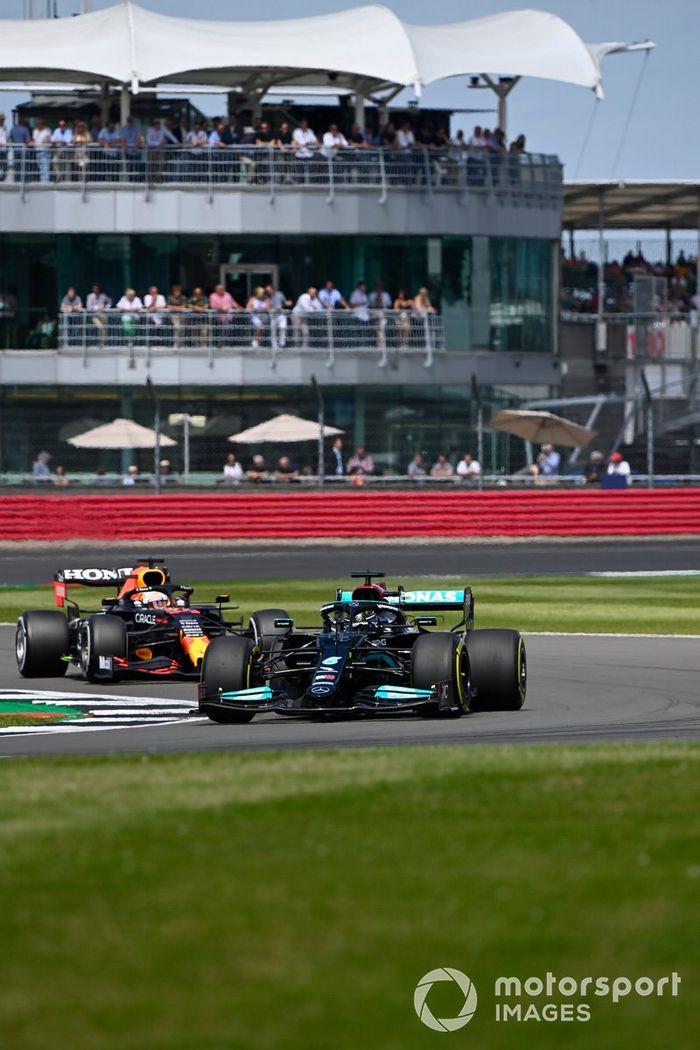 Lewis Hamilton, Mercedes W12, Max Verstappen, Red Bull Racing RB16B