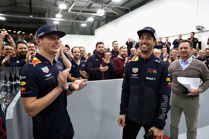 Daniel Ricciardo, Red Bull Racing, y Max Verstappen, Red Bull Racing