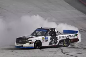 Race Winner Brett Moffitt, GMS Racing, Chevrolet Silverado Midnight Moon Moonshine
