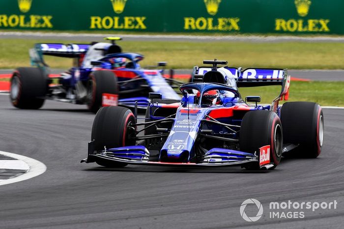 Daniil Kvyat, Toro Rosso STR14, Alexander Albon, Toro Rosso STR14