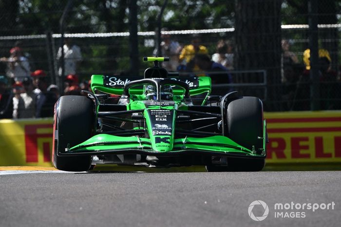 Zhou Guanyu, Stake F1 Team Kick Sauber C44