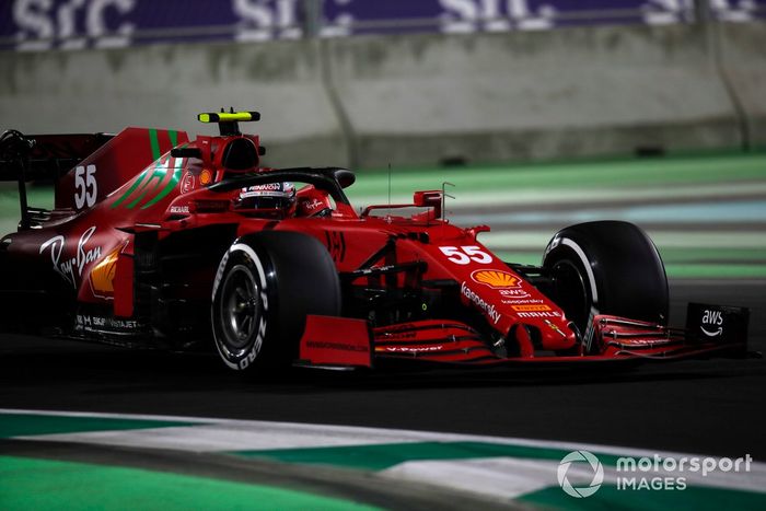 Carlos Sainz Jr, Ferrari SF21
