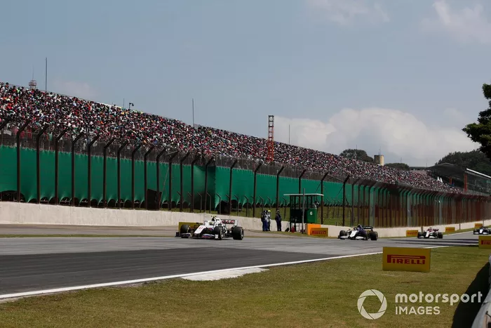 Mick Schumacher, Haas VF-21, Nicholas Latifi, Williams FW43B