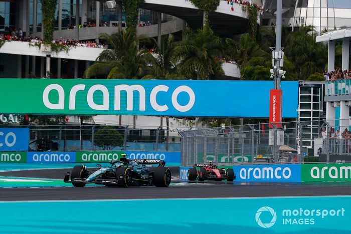 Fernando Alonso, Aston Martin AMR23, Carlos Sainz, Ferrari SF-23