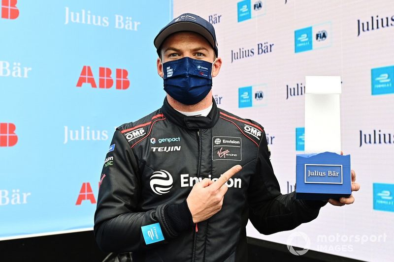 Pole man Nick Cassidy, Envision Virgin Racing, with his trophy