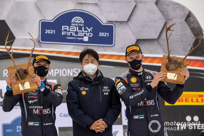 Podio: Ott Tänak, Martin Järveoja, Hyundai Motorsport Hyundai i20 Coupe WRC, Scott No, Hyundai