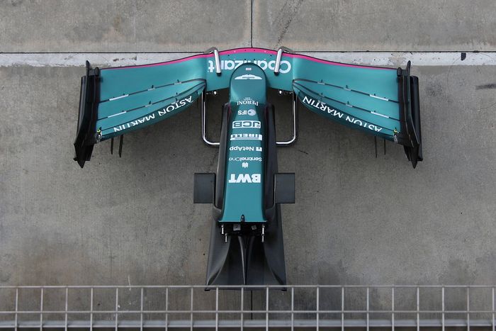 Alerón delantero del Aston Martin AMR21